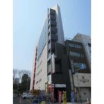 【サービス店やスクールにオススメ！：白川タワービル：２階29.80坪】地下鉄東山線・鶴舞線「伏見」駅から徒歩１０分！白川公園目の前のテナント物件をご紹介します！